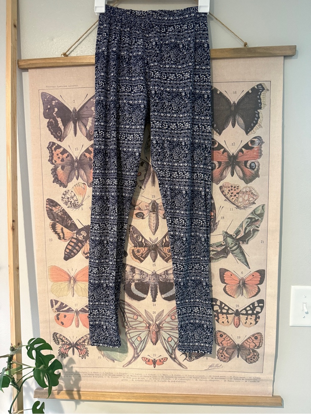 shosho Navy and White Paisley Leggings